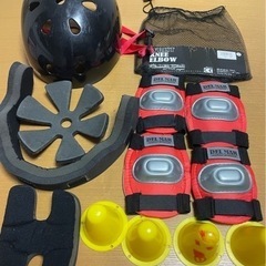 超得セット‼︎シルバーフォックススケーター　キッズヘルメットM寸&プロテクターS寸の画像