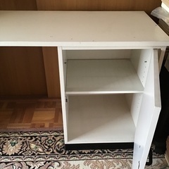 白机　引き出し　物入れ付きの画像