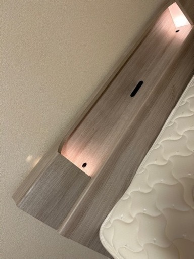 ベッドフレーム＋マットレス　ダブルベッド