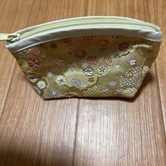 31日までに問い合わせがない場合寄附します。かわいいポーチ　新品未使用