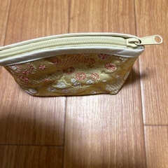 31日までに問い合わせがない場合寄附します。かわいいポーチ　新品未使用の画像