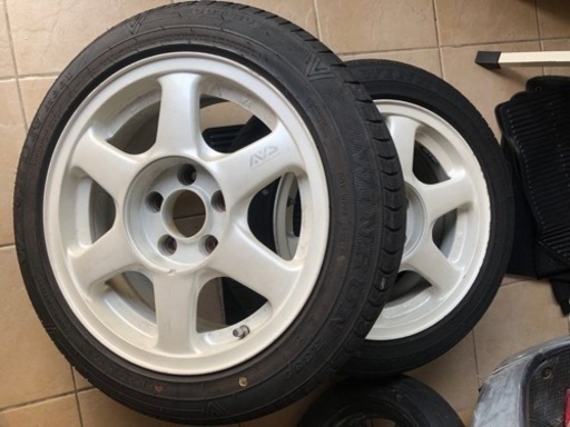 車のパーツ タイヤ、ホイール