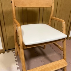 お譲り先決定しました　学習椅子　　メーカー:一世紀
