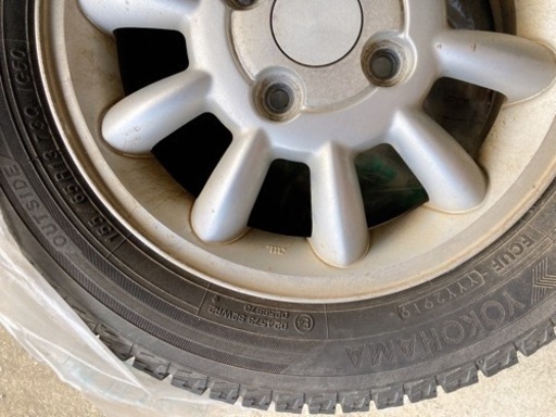 車のパーツ タイヤ、ホイール