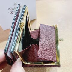未使用品！ヴィヴィアン ウエストウッド二つ折りがま口ミニ財布の画像