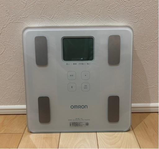オムロン 体重計 HBF-228T-SW
