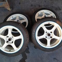 決まりました。205/45R16 114.3-4穴