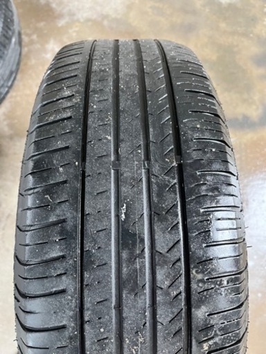 車のパーツ タイヤ、ホイール