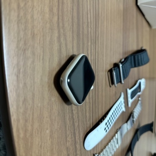 Apple watch series7 nike edition 45mm starlight aluminum GPS