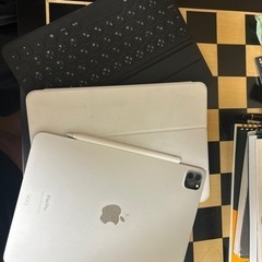 【第4世代】11インチ iPad Pro + キーボード、カバー、ペンシル