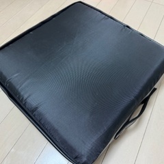 【差し上げます】宮武製作所 レザークッション Abile 幅38×奥行き38×高さ14cm ブラックの画像