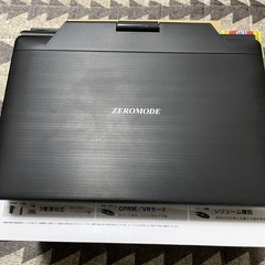 ZEROMODE 9インチポータブルDVDプレーヤー