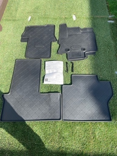 LA650 タントカスタム　純正オールウェザーマットセット　美品