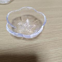 ガラス　梅小鉢　5個の画像