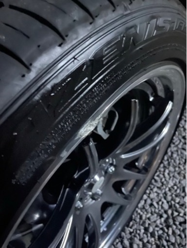車のパーツ タイヤ、ホイール