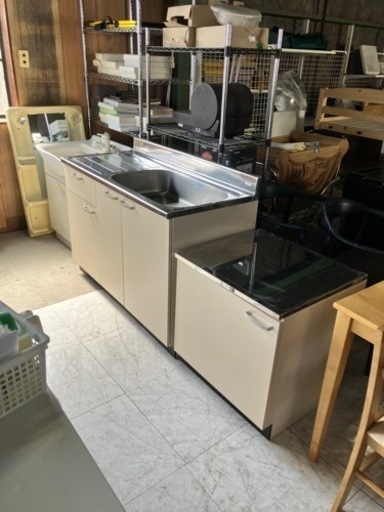 キッチンシンク、ガス台