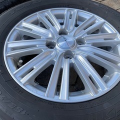 車のパーツ タイヤ、ホイールの画像