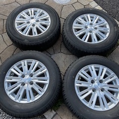 車のパーツ タイヤ、ホイール