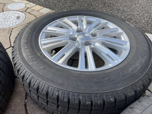 車のパーツ タイヤ、ホイール