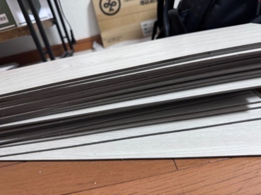 フロアタイル（12畳分）置くだけタイプ