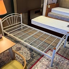 北海道　帯広　シングル　ベッドフレーム　鉄　アイアン