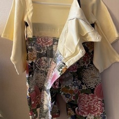 袴ロンパースの画像