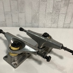 スケートボード　トラック