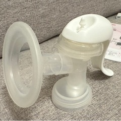 ピジョン手動搾乳器1式+フリーザーパック7枚+乳首色々の画像