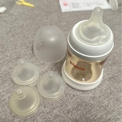 ピジョン手動搾乳器1式+フリーザーパック7枚+乳首色々の画像