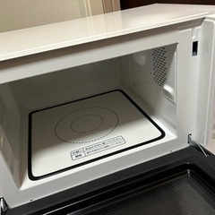 イオン 電子レンジ 単機能 庫内フラットタイプ 縦開き扉 食材出し入れ楽 解凍モード 冷食あたため おしゃれ ホームコーディの画像