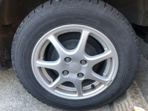 車のパーツ タイヤ、ホイール