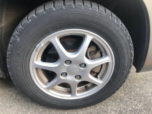 車のパーツ タイヤ、ホイール