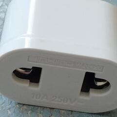 海外用変圧プラグ　Ｃタイプ　2口AC電源付（国内でも使用可能）の画像