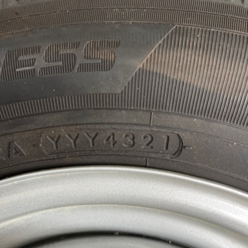 車のパーツ タイヤ、ホイール