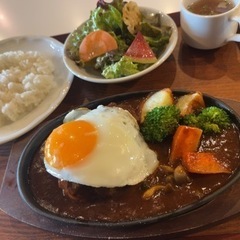 今日の午後カフェ行きませんか？☺️東京駅近辺です