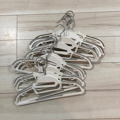 【本日中受け取り希望】美品　ハンガー17本