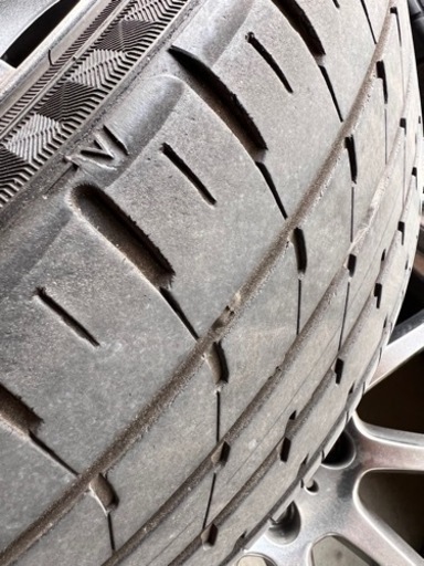 車のパーツ タイヤ、ホイール