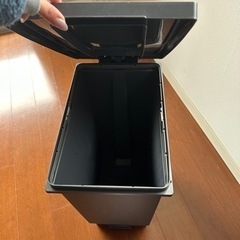ゴミ箱の画像