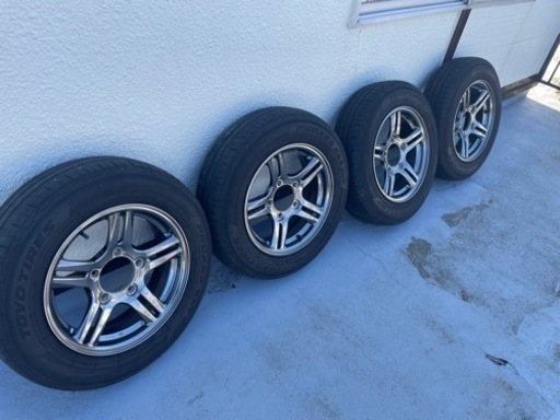 車のパーツ タイヤ、ホイール