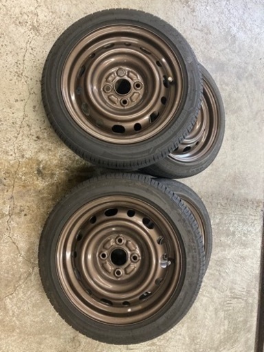 車のパーツ タイヤ、ホイール