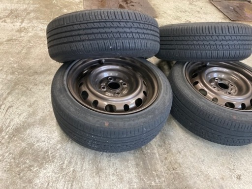 車のパーツ タイヤ、ホイール