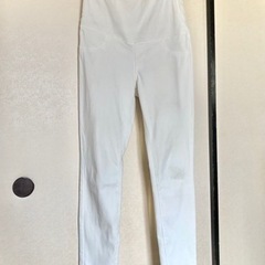 マタニティ用品　ユニクロ　マタニティパンツ　白