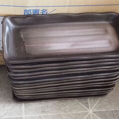 和皿、長方形、焼き鳥、さかななどにの画像