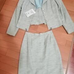 レディーススーツ11号の画像
