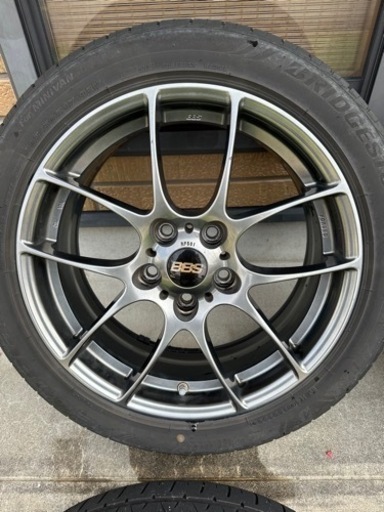 車のパーツ タイヤ、ホイール
