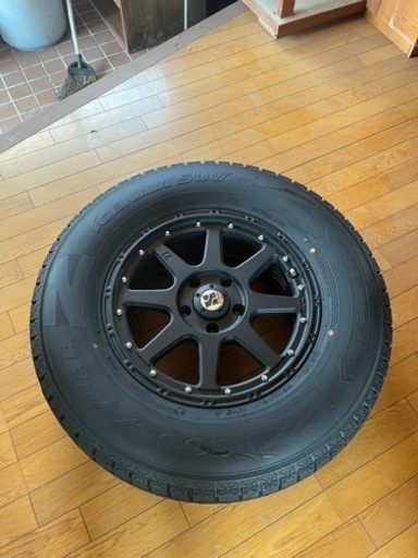 車のパーツ タイヤ、ホイール