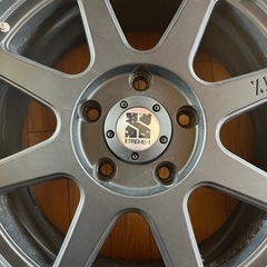 車のパーツ タイヤ、ホイールの画像