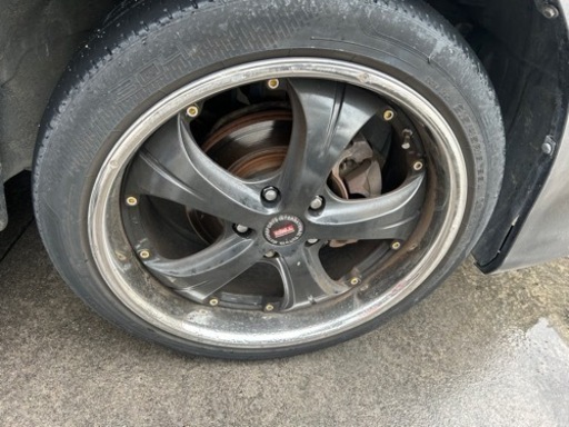車のパーツ タイヤ、ホイール