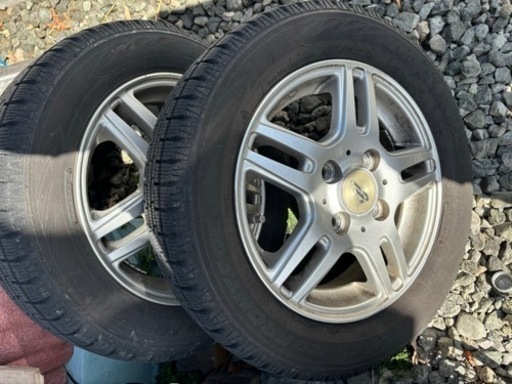 車のパーツ タイヤ、ホイール