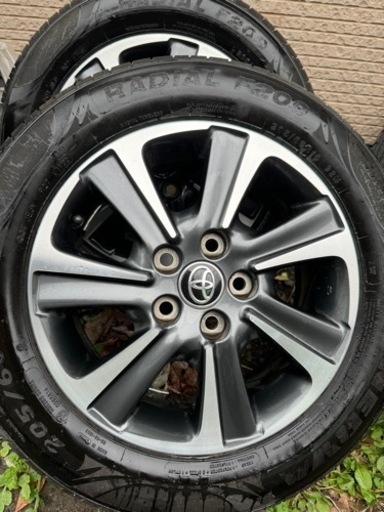 車のパーツ タイヤ、ホイール
